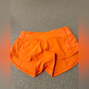Lululemon speed up low rise lined shorts - 2.5” - size 2